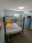 Pelican's Loft: Steps from the Beach Access