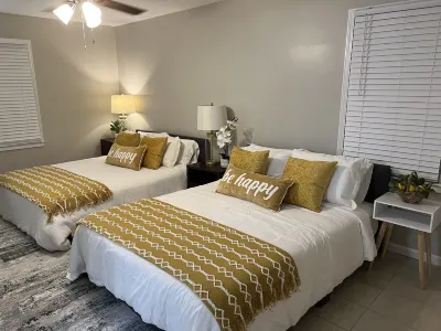 King bed! Near downtown Lawrenceville! Clean. Hotels near St. Lawrence Catholic Church