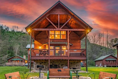 A Barrel of Fun- Riverfront Cabin with Hot Tub, No Steep Roads, Fishing Nearby