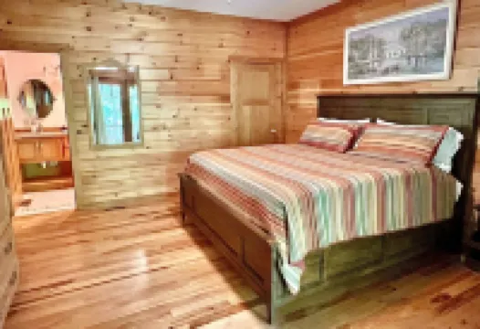 RAFT OCOEE & Relax in HOT TUB @THIS CABIN   Awesome FISHING from this Property.