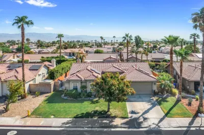 The Drexell- Newly Upgraded home w/ pool, spa, firepit! Hotels in der Nähe von Footloose Reflexology Massage