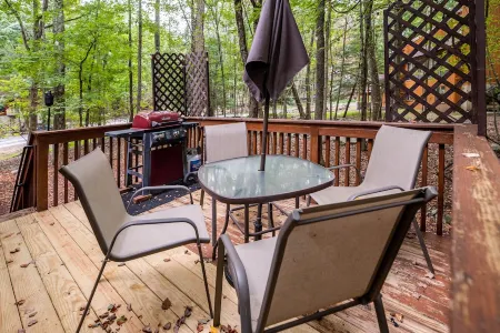 *Pet Friendly* Ski Camelback Waterpark Hiking  Casino & Shopping! Easy check out