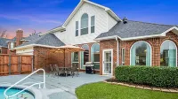 Amazing Pool Home near Lake Hotels in Rowlett