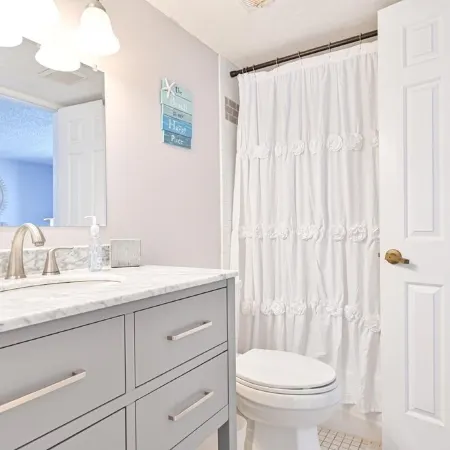 Brigantine Beachfront  2 Bd Condo with Pool & Ocean Views Отели в г. Бригантин