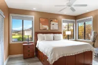 Oak Creek Oasis: Pool, Spa, Golf