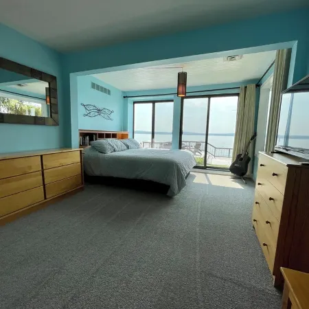 Waterfront house with amazing views. Top of the Chesapeake