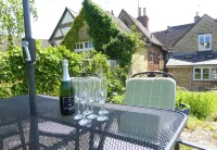Listed Cottage with parking and garden. Sleeps 5.