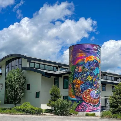 Modern Condo - King Bed- 8 Mins to Downtown Stowe