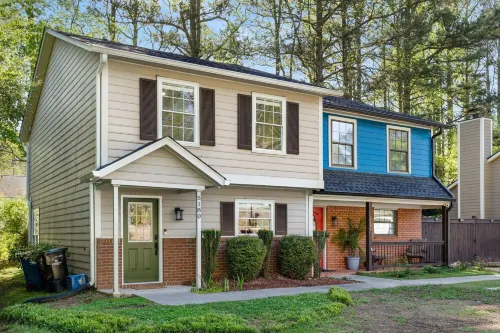 Stroll to Downtown Alpharetta & Avalon Shops