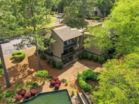 Lakefront Pinehurst Condo 2BD/2BA - 237 - With Community Pool Access 派恩赫斯特住宿飯店