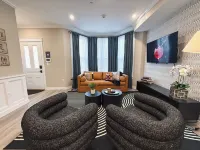 Speakeasy Vibe ~ Luxe 1BR ~ <2min walk to MKT SQ