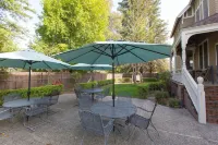 Historic Downtown House and Pool in Paso Robles Wine Country