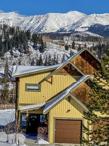 Luxury Home, Hiking Trails, Views, Private Hot Tub!