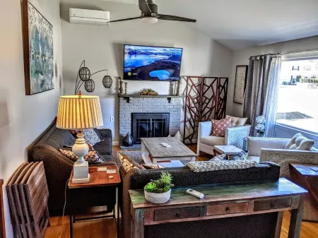 Boho chic beach escape Отели в г. Мидлтаун