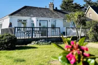 Wavecrest Holiday Cottage by Trident Holiday Homes