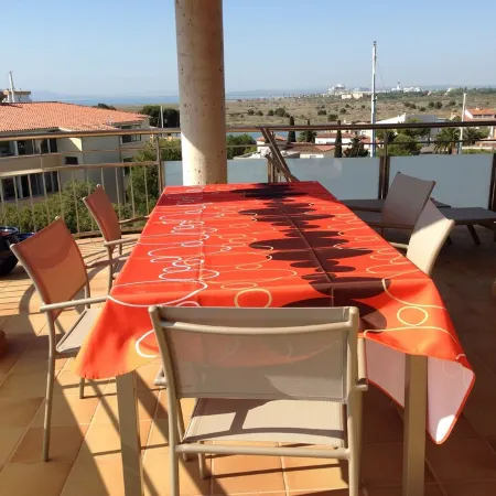 Panoramic 180 ° view on the canals, swimming pool, 6 people Rosas nature reserve