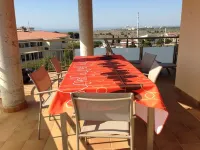 Panoramic 180 ° view on the canals, swimming pool, 6 people Rosas nature reserve