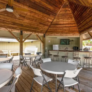 Beautiful Jupiter 3/2.5 + Loft Condo only steps from the beach on Carlin Park!