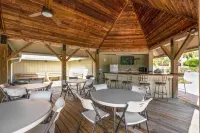 Beautiful Jupiter 3/2.5 + Loft Condo only steps from the beach on Carlin Park!