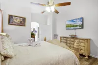 "Mickey's Hideaway Haven: Your Private 4-Bedroom Retreat near Disney Hotels in West Kissimmee