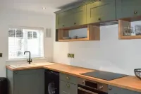 2 bed Cosy cottage in the village of mersham Ashford nextdoor to pub and shop.
