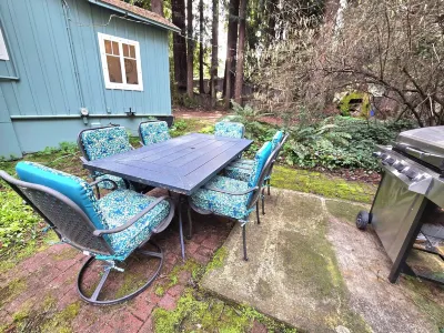 Pets Welcome and No Check-Out Chores! Hotels near Big Basin Redwoods State Park