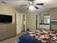 The perfect retreat!  Tucked away on a private lane, 15min to downtown Fairhope.