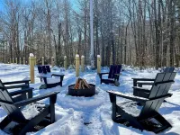 Cozy 4-bedroom cabin with Pool & Hot Tub in Enchanting Elka Park