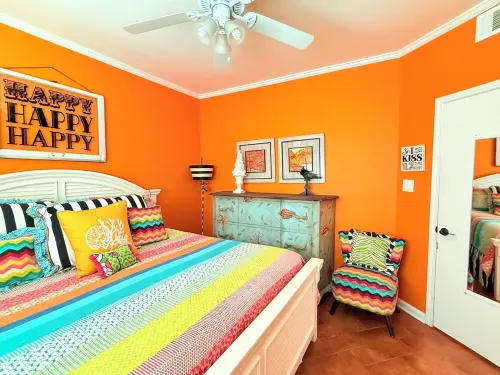 Amazing View Waterfront Condo Walk to Schlitterbahn Water Park Sleep 6 People