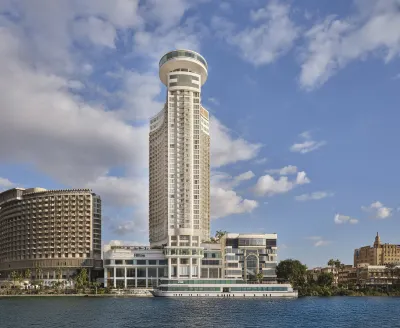 هيلتون القاهرة جراند نايل Hotels near Tahrir Square