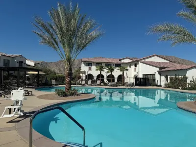 Stylish 3 bedroom house sleeps 8 Great location right across from the Club pool! Hotels near PGA WEST Greg Norman Golf Course