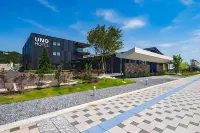 UNO HOTEL Hotel dekat JR Uno station