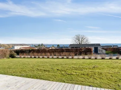 "Reinhold" - 200m from the Sea