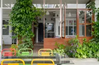 RedDoorz Plus @ Vantas Hotel Parbaba Hotels in Situngkir