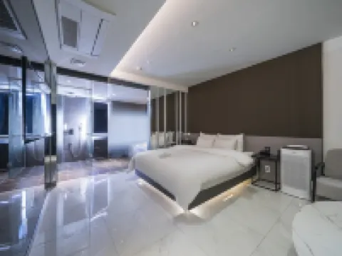 Rendezvous HOTEL 河南のホテル