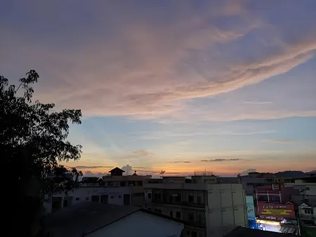 SafeHouses Nakhonsawan Отели в г. Krok Phra