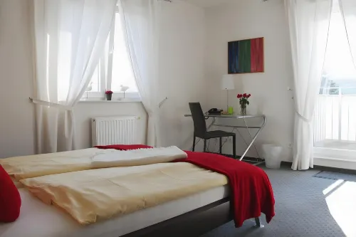 Haus Hillebrand Hotels in Remagen