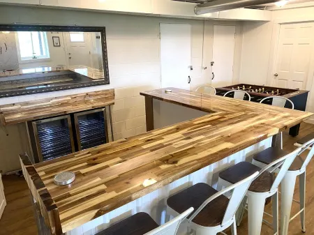 Rent an entire lake-view estate in the heart of wine country!