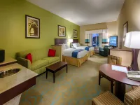 Holiday Inn Express & Suites RED BLUFF-SOUTH REDDING AREA by IHG - Parkplatz
