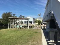 Charming 3-bedroom house in delightful Fort Myers Beach with WiFi, AC