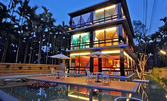 Full House Bed and Breakfast
