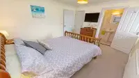 Oysters | Sleeps 6 | Modern Villa & Dog Friendly