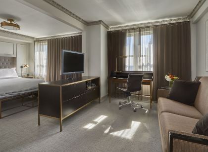 Hotel Phillips Kansas City, Curio Collection by Hilton