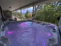 Quiet Mountain View Art House - Up on a hill - Round Top!