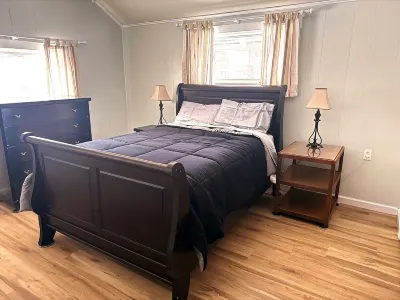 4 Bedroom Water Front Home on Exclusive Cleverdale Отели рядом с достопримечательностью «Long Island»