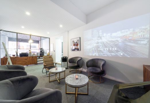 1. 수원 브라운도트..