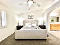 Wknd@Bernies Beautiful Sunset-Water Views, Prvt Heated Hot Tub, Large Game Room!
