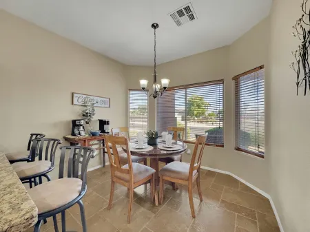 120th Avondale Отели в г. Авондейл