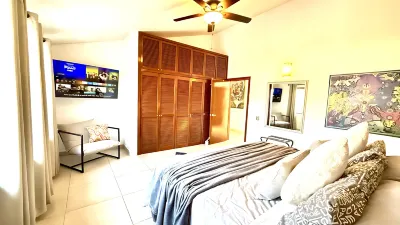 Beautifully Renovated 2 Bedroom Great Location