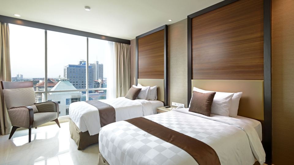 Aria Centra Surabaya